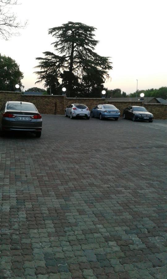 Central Lodge Hotels Johannesburg Buitenkant foto